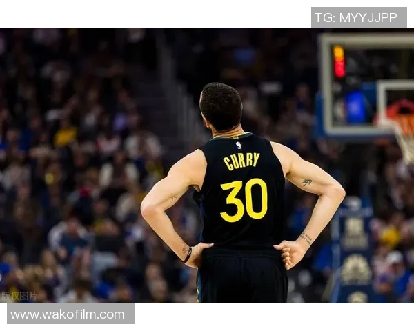 20分爆冷掀翻勇士！库里35+6+3无力回天，杨瀚森2分2帽点着全场